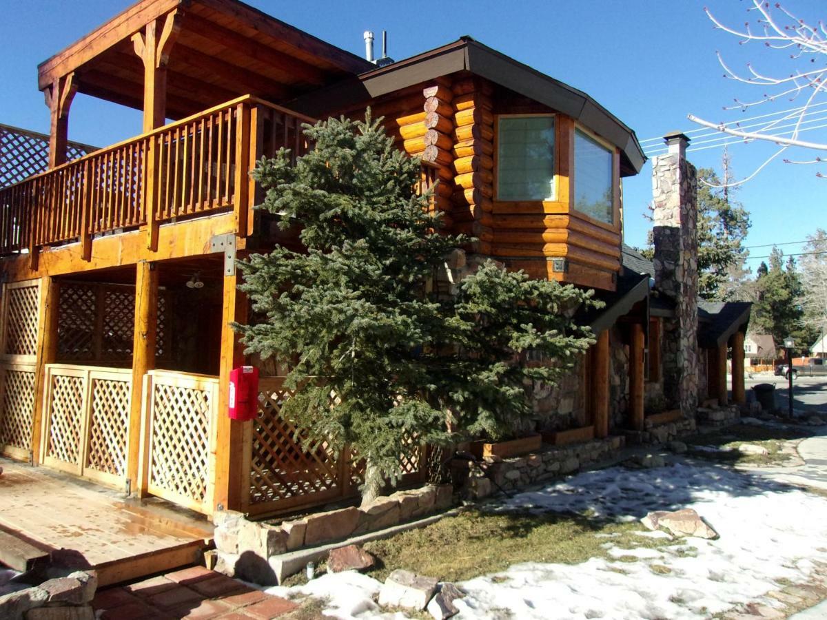 Embers Lodge & Cabins Velké Medvědí jezero Pokoj fotografie